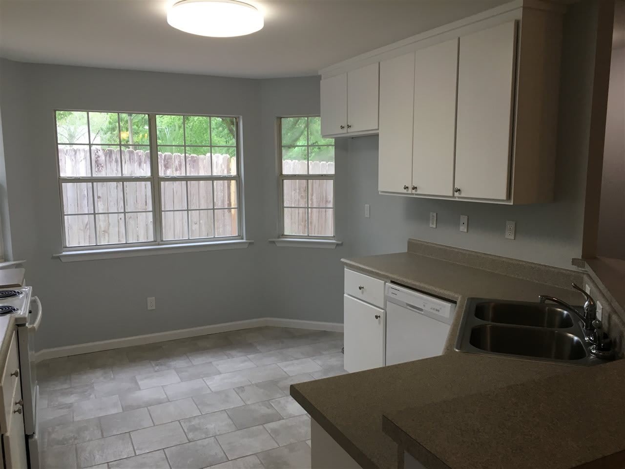 1599 Payne Street – photo 4