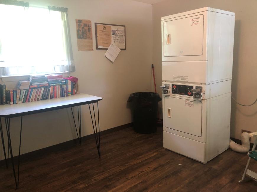 709 West Witt St. – photo 3