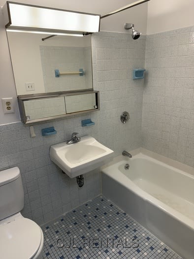 71 Montvale Ave. – photo 5