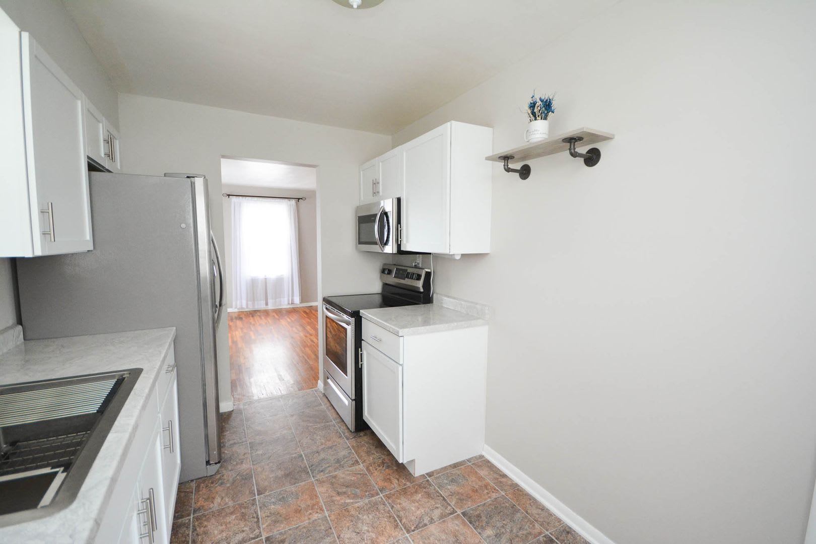 Impeccable updated home just blocks from downtown! – photo 4