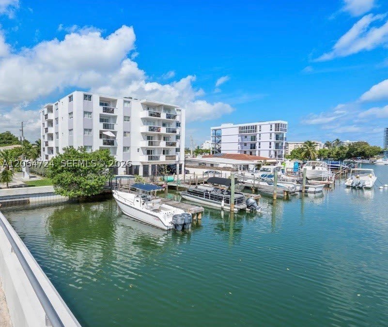 8101 Crespi Blvd – photo 1