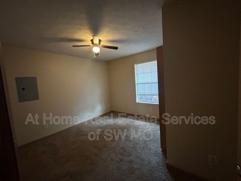 1260 Vintage Lane – photo 3