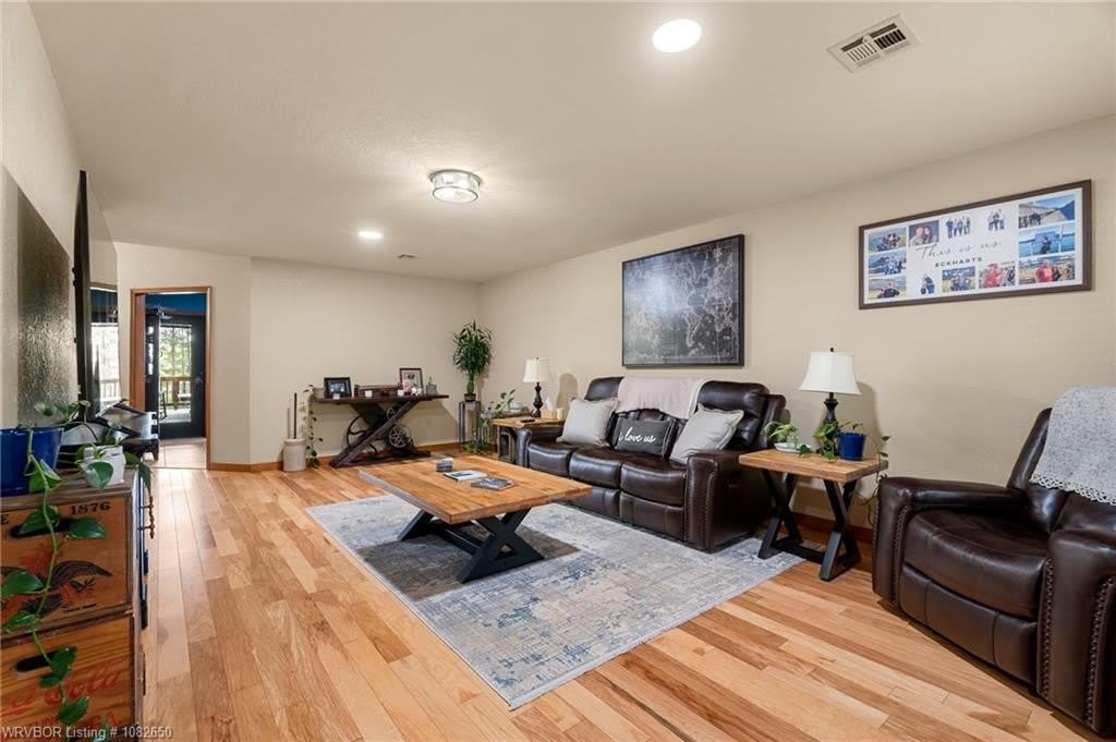 1450 Ulmer ST – photo 2