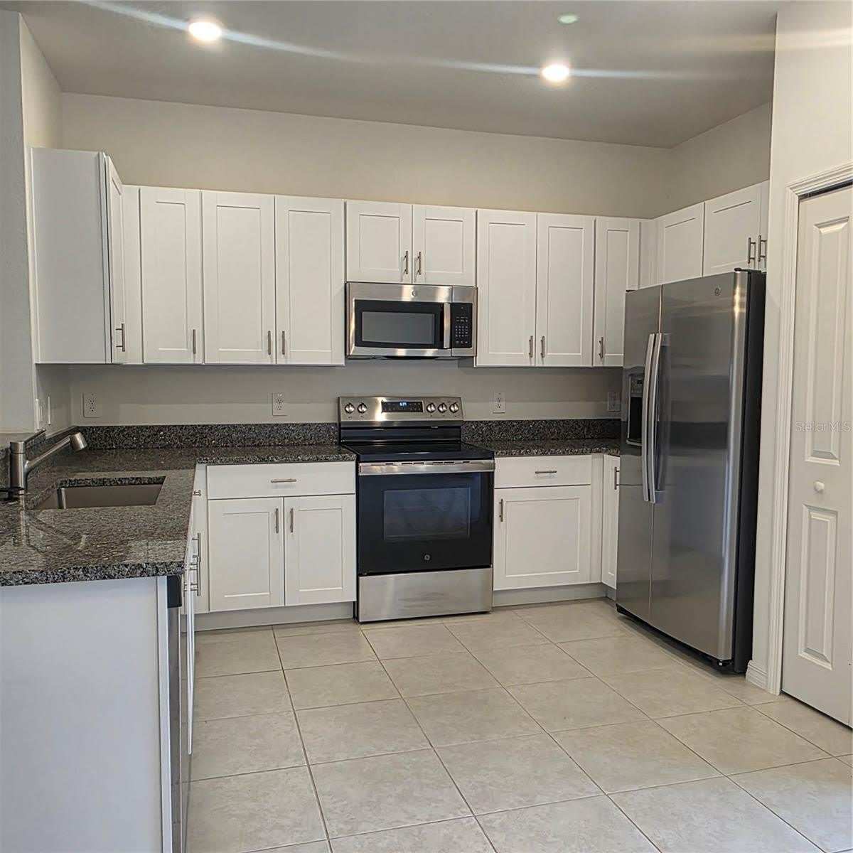 6076 SHINER Street – photo 5