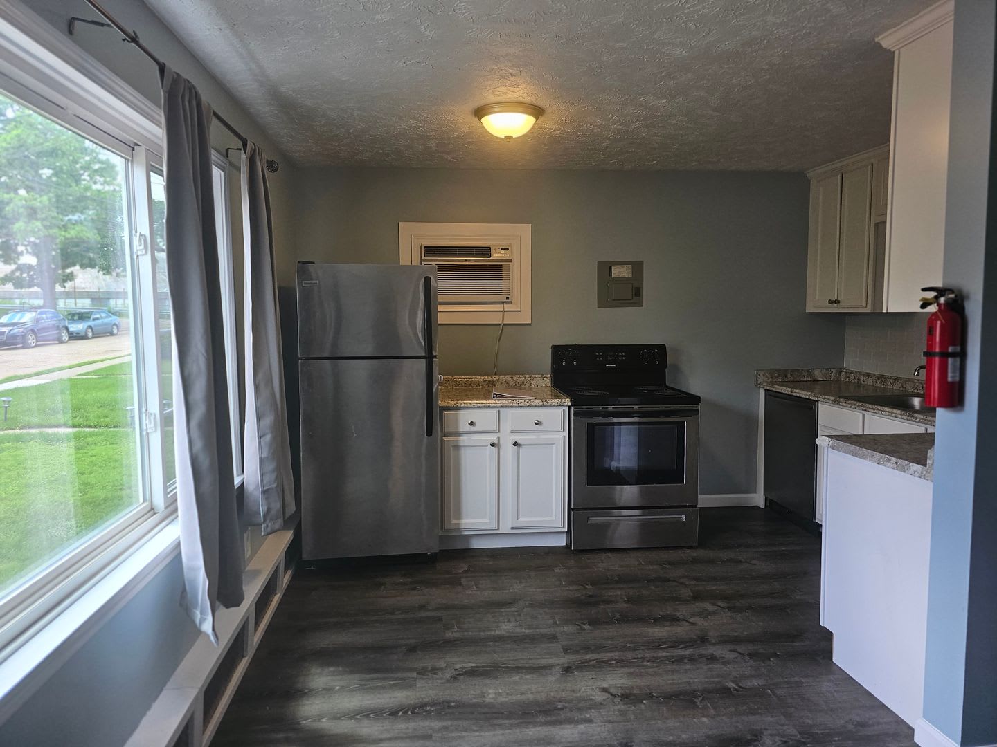 2 Bedroom 1 Bathroom Apartment For Rent In Bellevue – photo 2