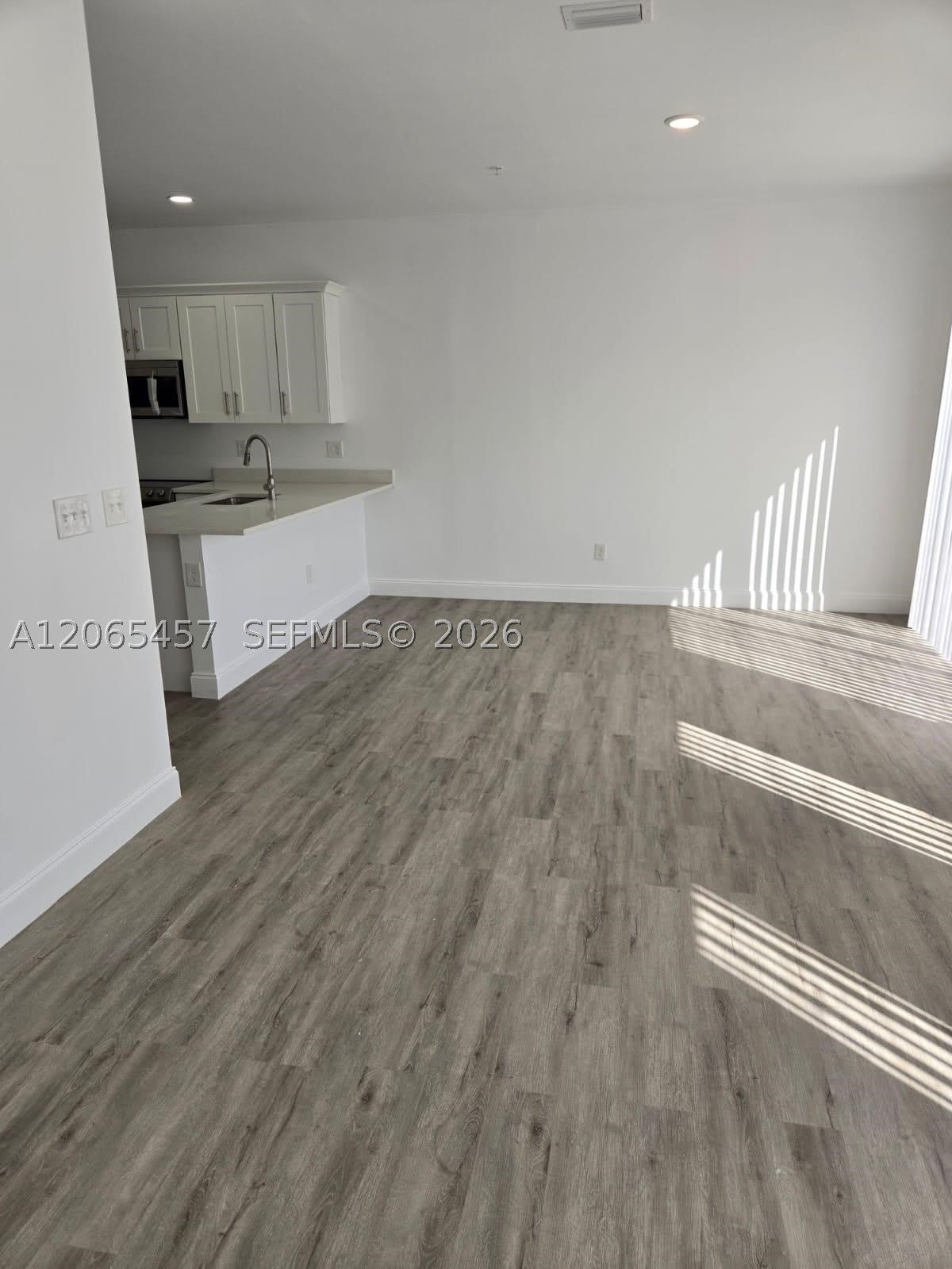 4215 Gulfstream Rd – photo 3