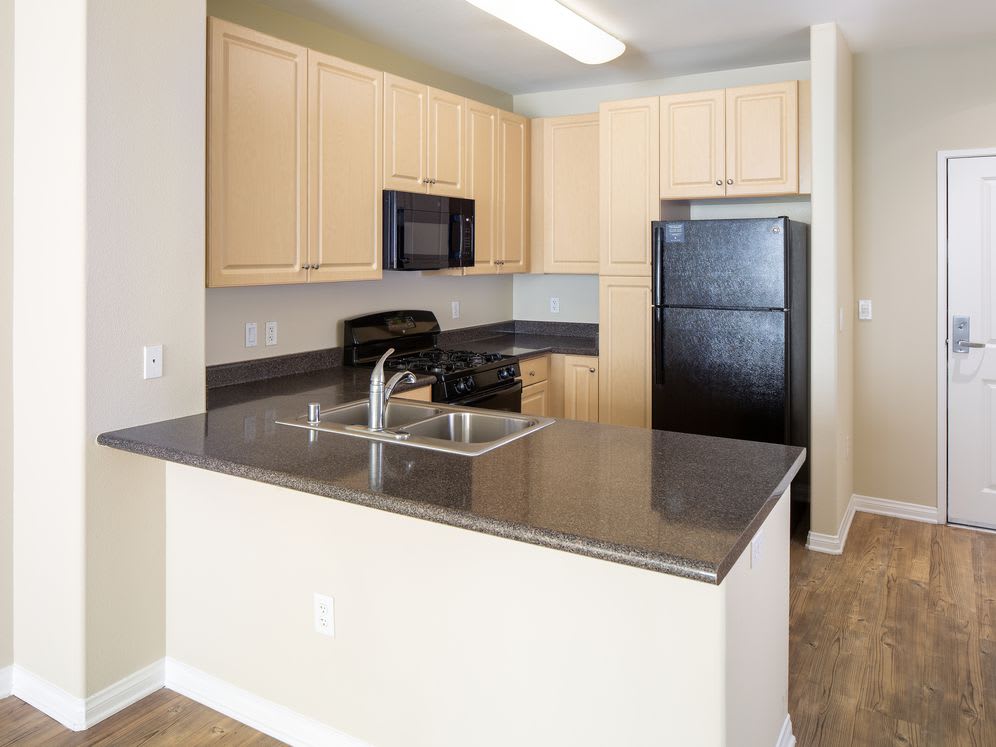 Avalon Warner Place – photo 2