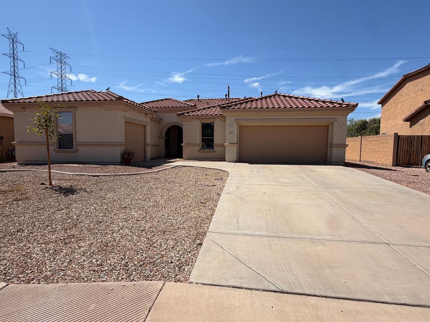 Spacious 3 Bedroom Single Story Peoria With A 3 Car Garage – photo 1