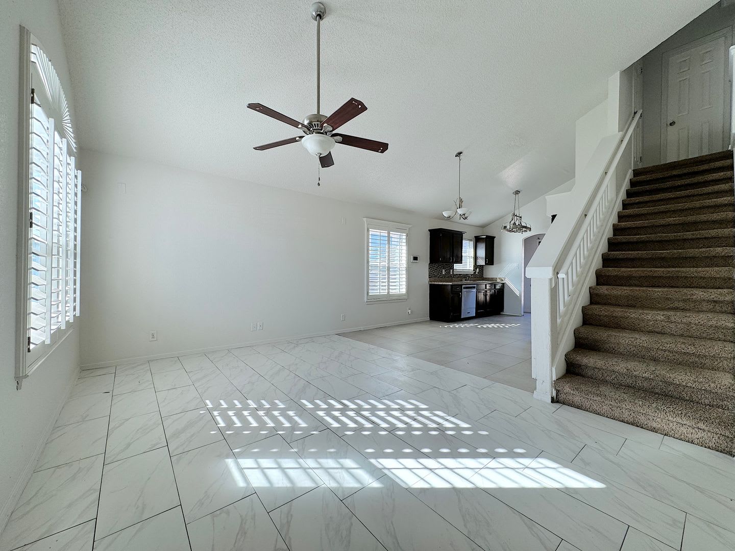 Northeast El Paso 3 Bed Refrig A/C – photo 4