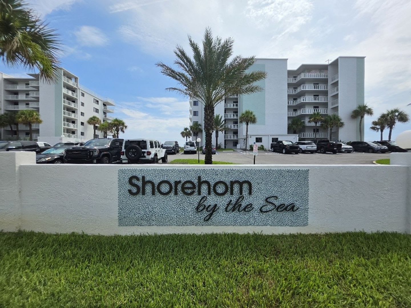 Direct Beach front 2 Bedroom 2 Bathroom Condo – photo 2