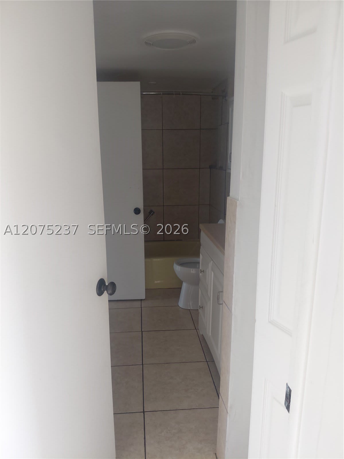 5495 Nw 10Th Ct – photo 4