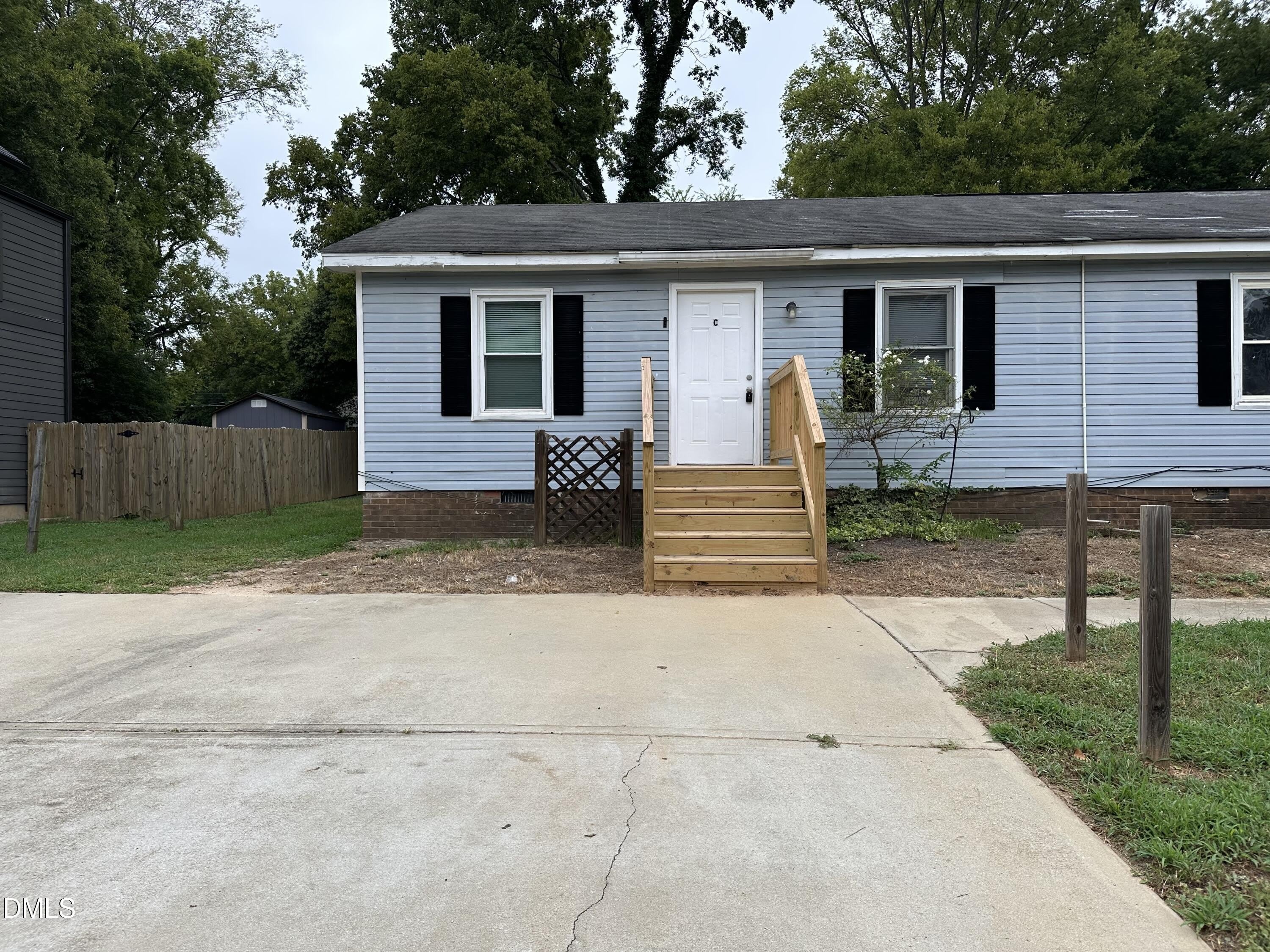 1113 Upchurch Street – photo 1