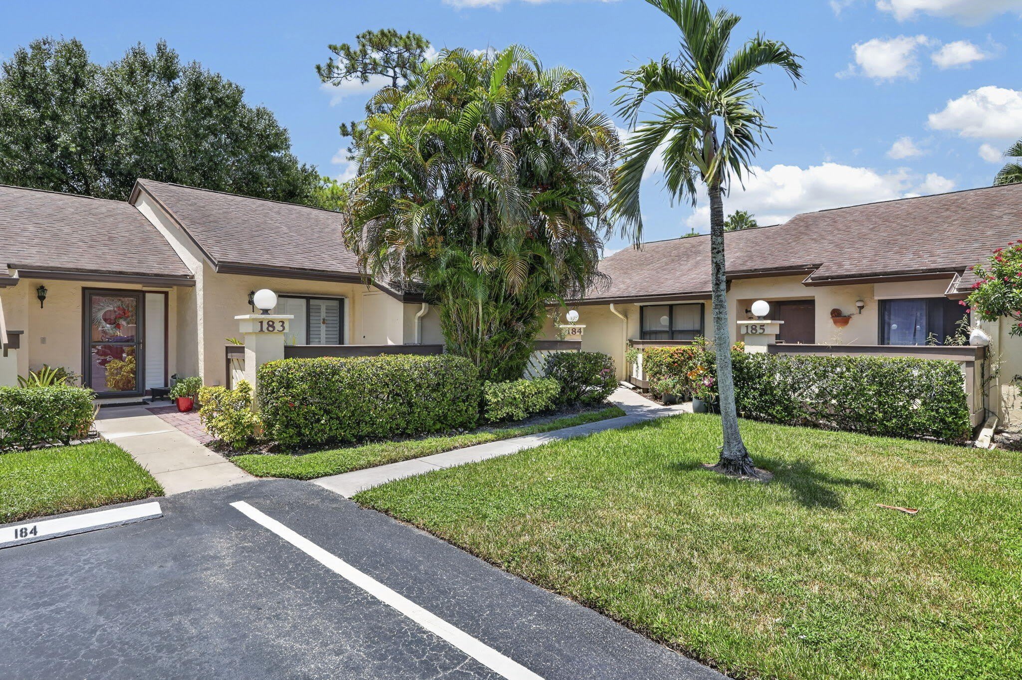 184 MASTIC TREE Court – photo 3