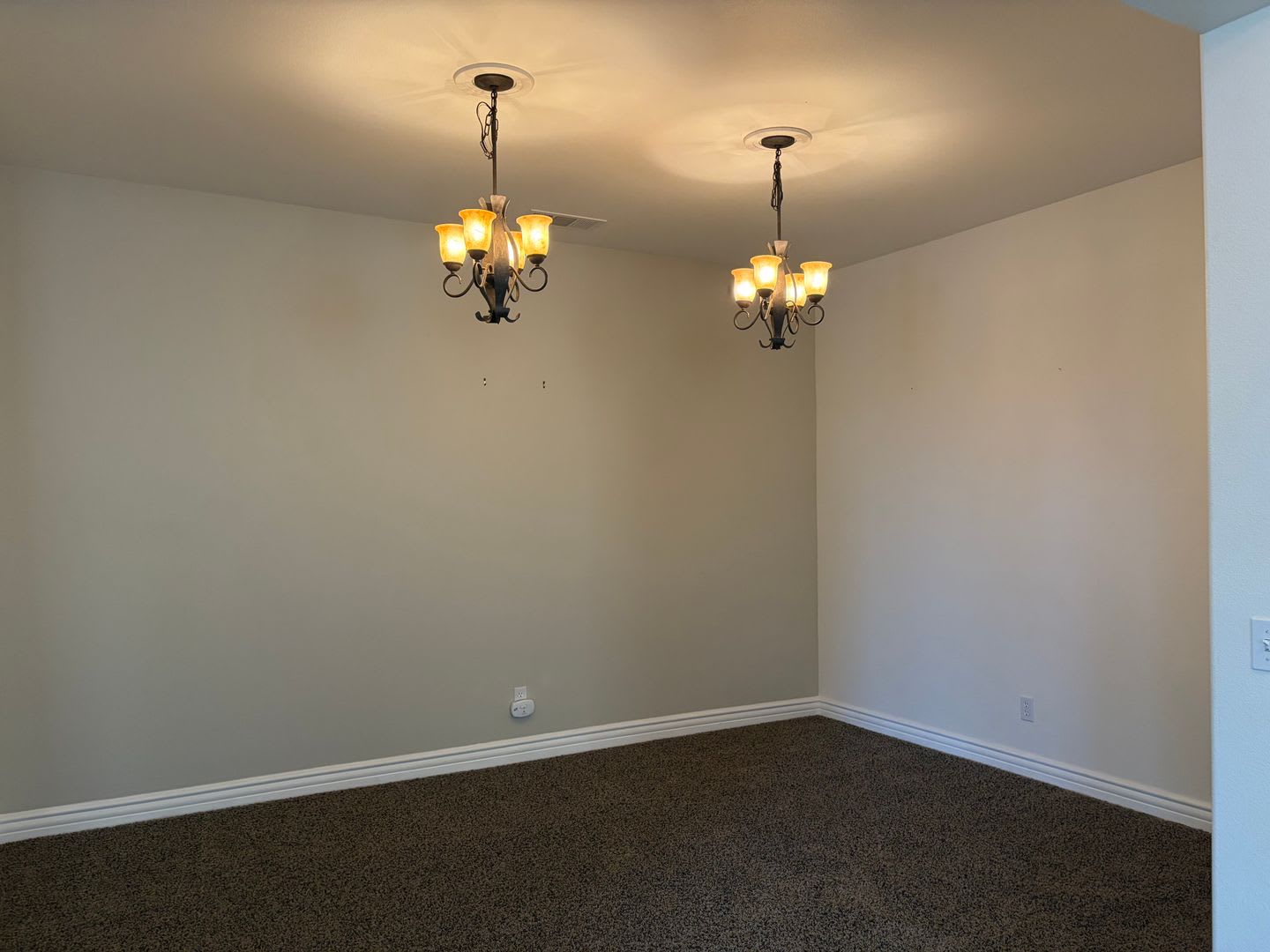 LARGE BEAUTIFUL HOME WITH VIEWS IN MENIFEE!! – photo 5