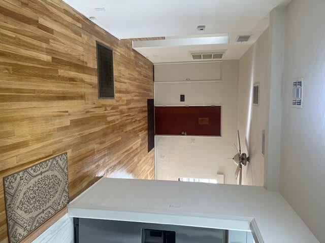 1731 East 9th Street – photo 4