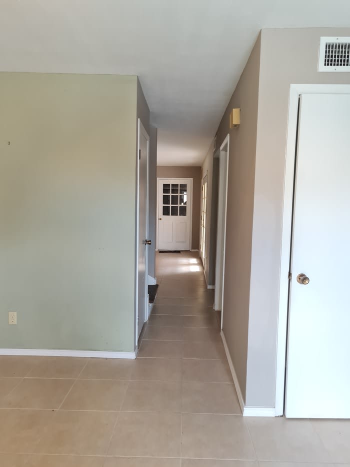 2402 North Ed Carey Drive – photo 5