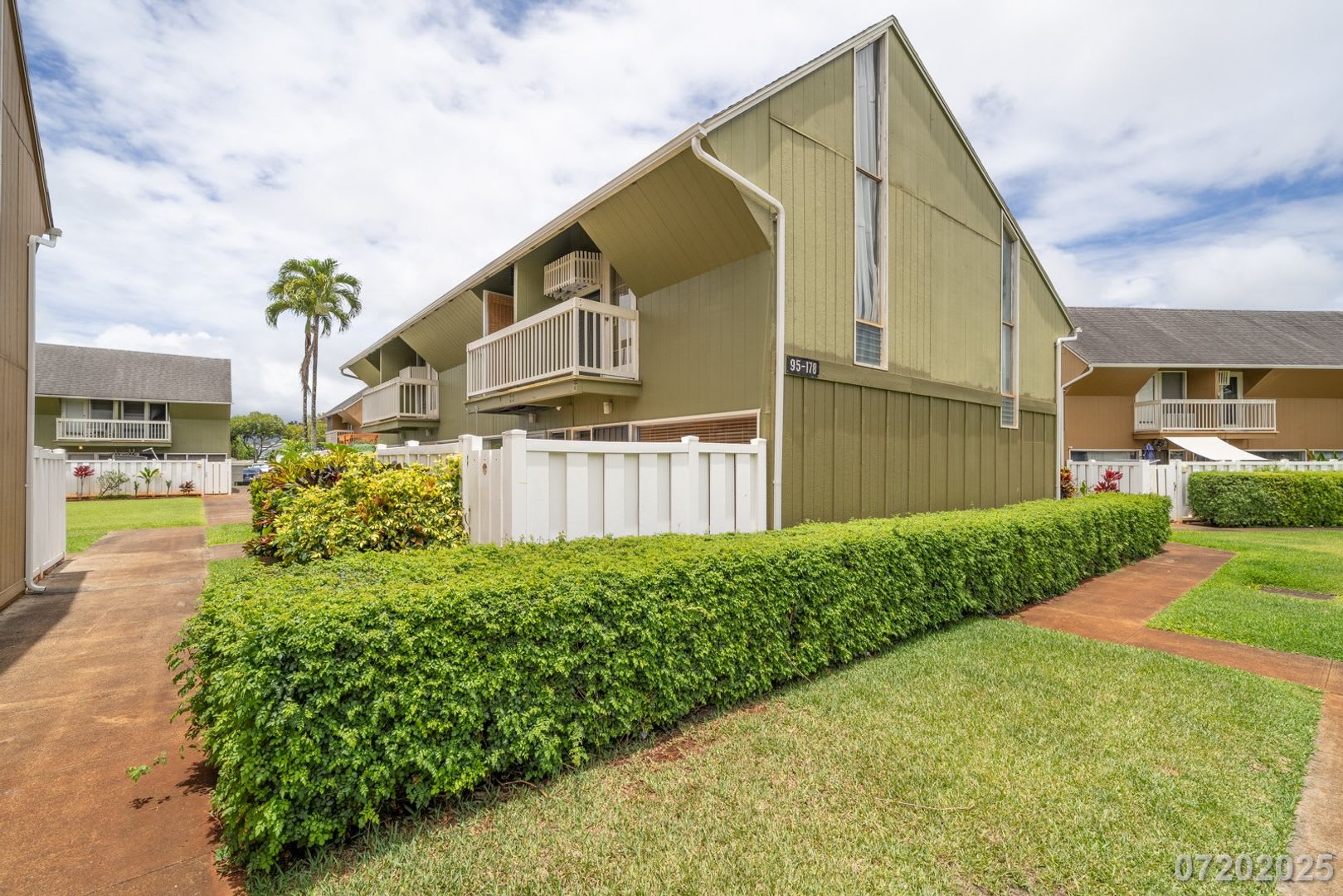 2bd / 1.5ba / 2 parking Condo in Mililani Manor – photo 4