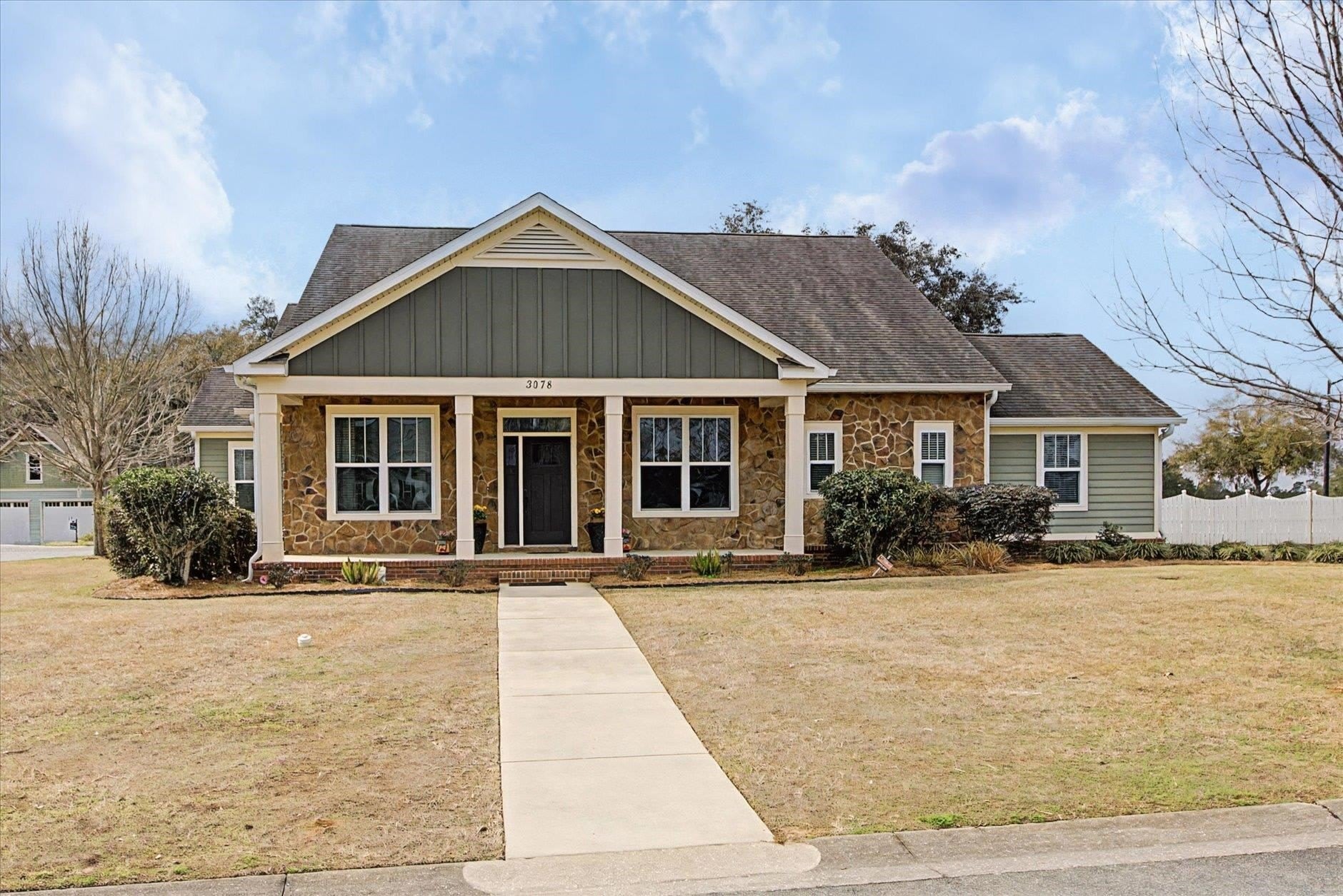 3078 Dickinson Drive – photo 1