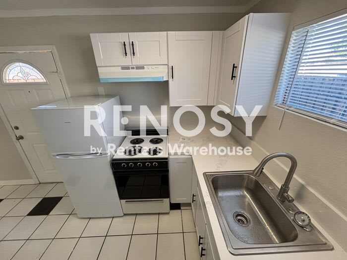 2818 West Heatherbrae Drive – photo 5