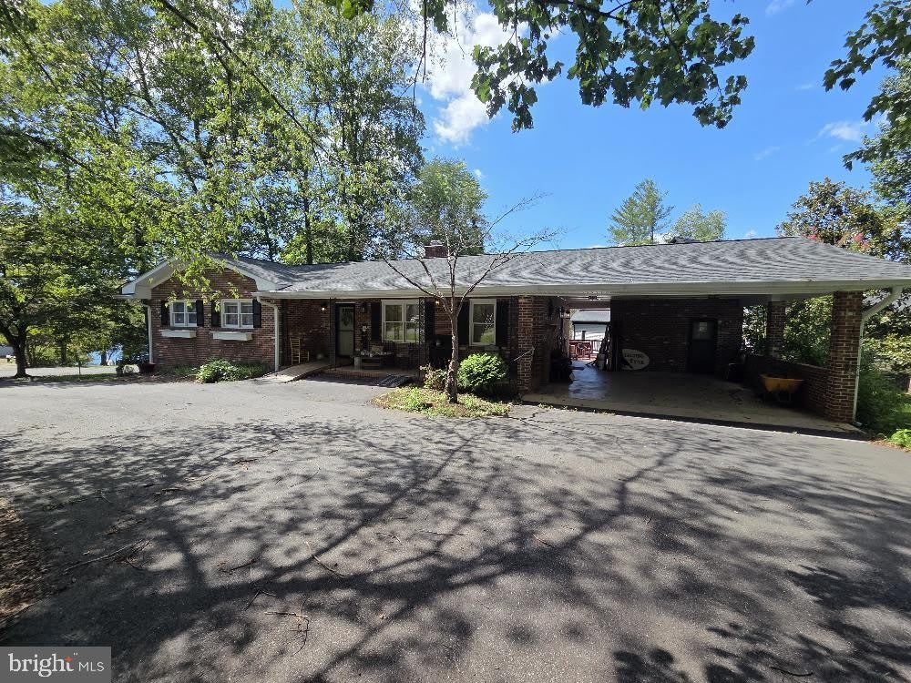 3201 LAKEVIEW Parkway – photo 1