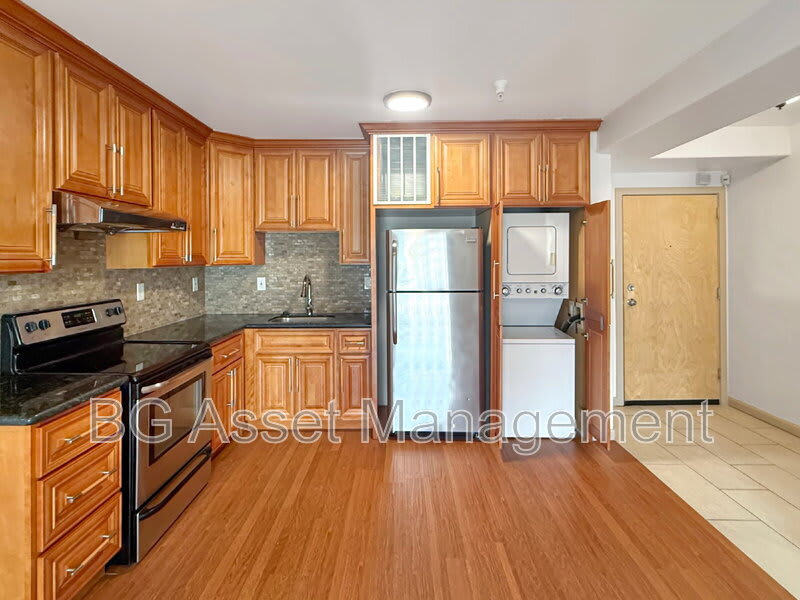 1459 MacArthur Blvd – photo 2