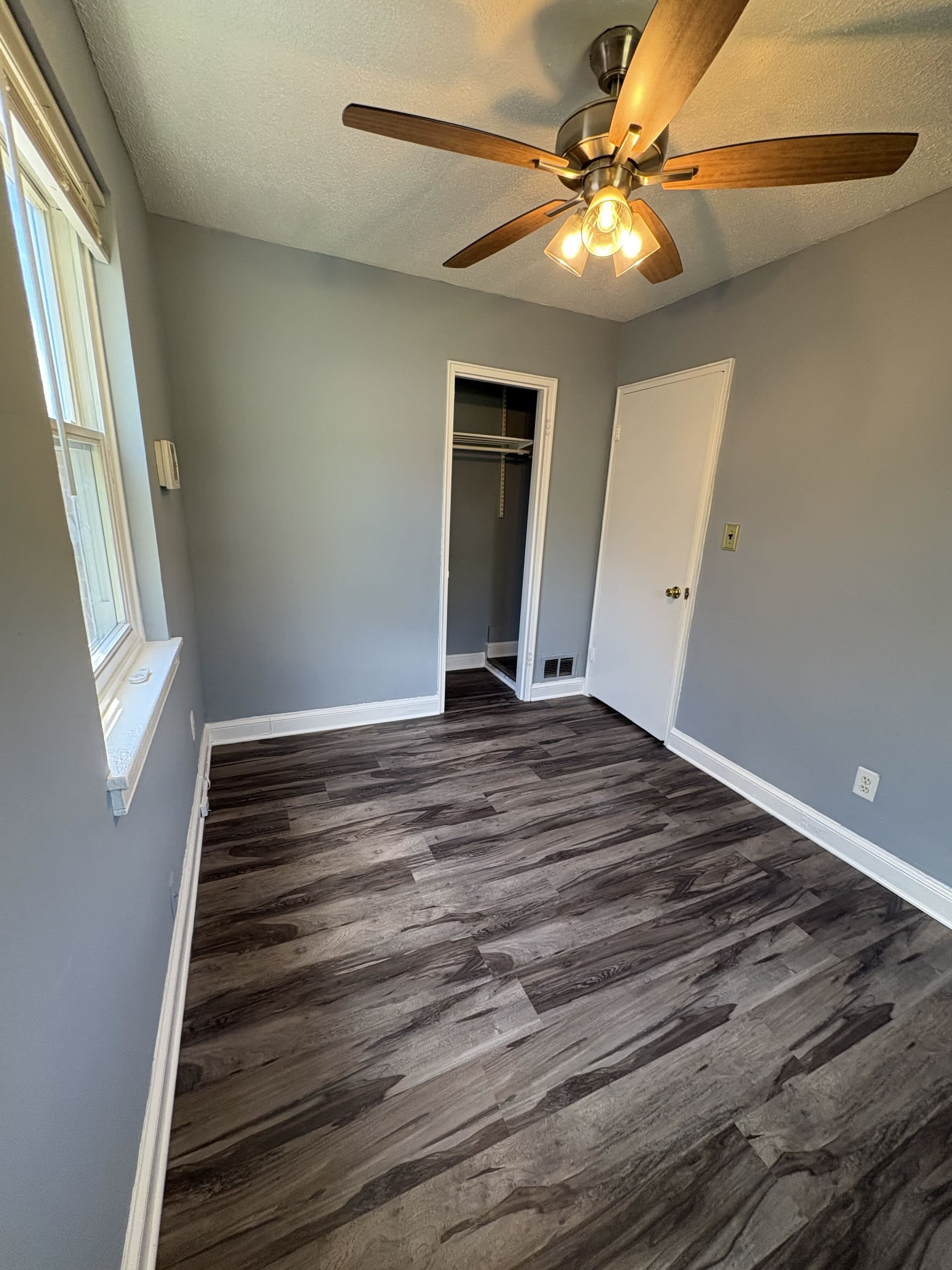 644 Burns Street Southeast – photo 4