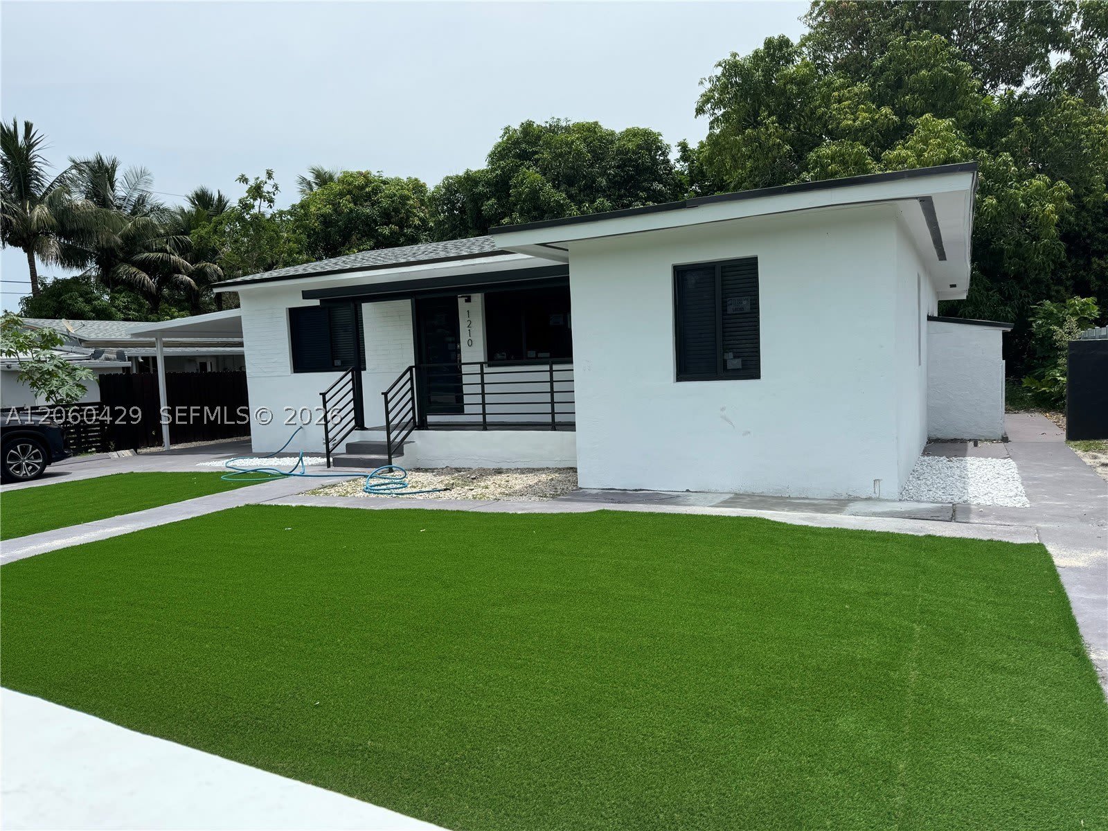 1210 NW 123rd St – photo 2