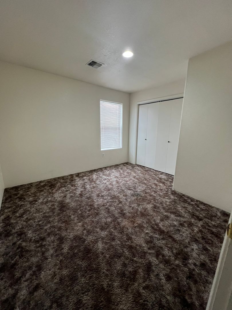 Tri Level 2 Bedroom 1 5 Bathroom Duplex Located Near Sky Lakes And Oregon Tech – photo 5