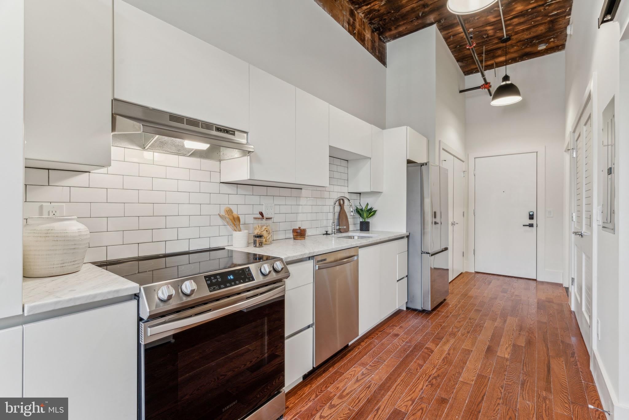 1801 N HOWARD Street – photo 5