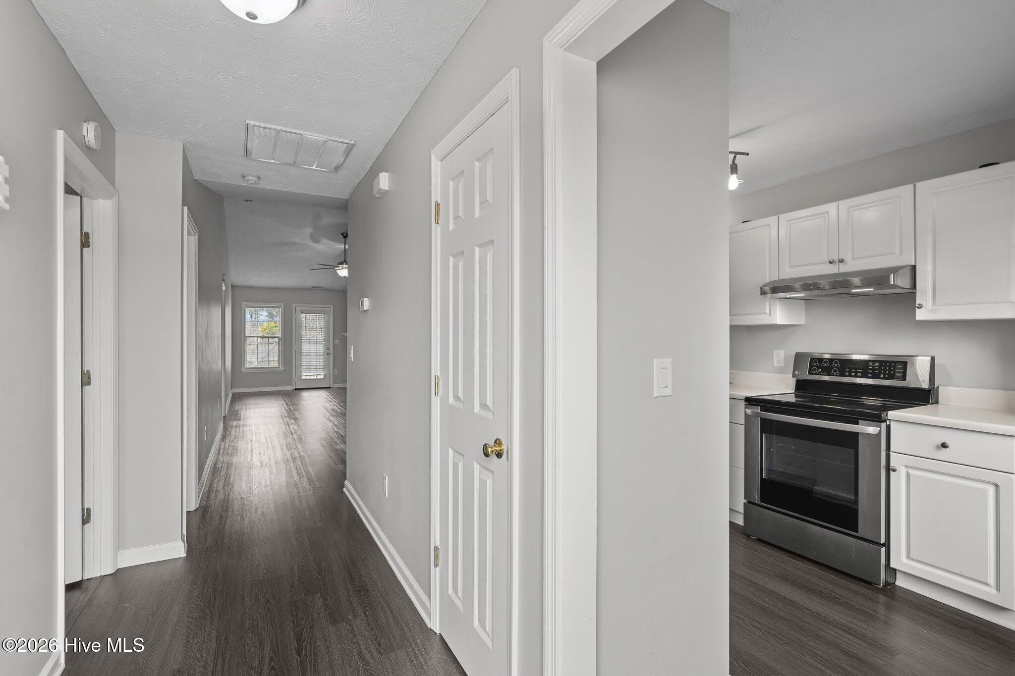 225 John Court – photo 2