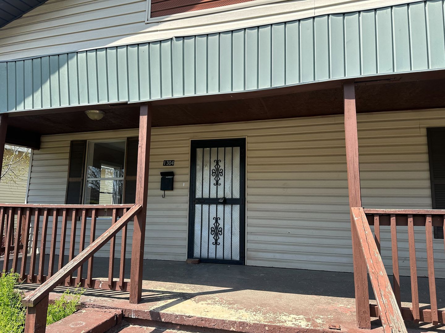 Charming 3-Bedroom, 1-Bathroom Home with Fenced Yard – photo 3