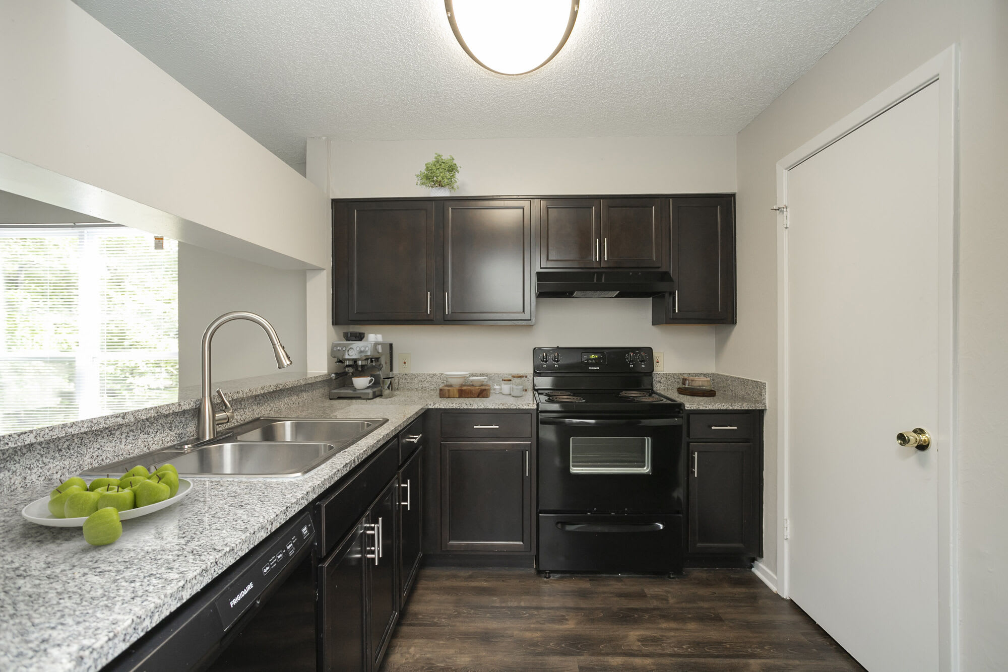 The View at Shelby Farms Apartments – photo 3