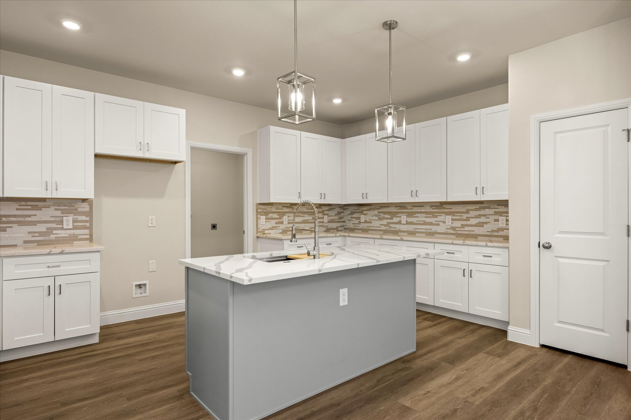 2414 Forest Hill Lane – photo 4