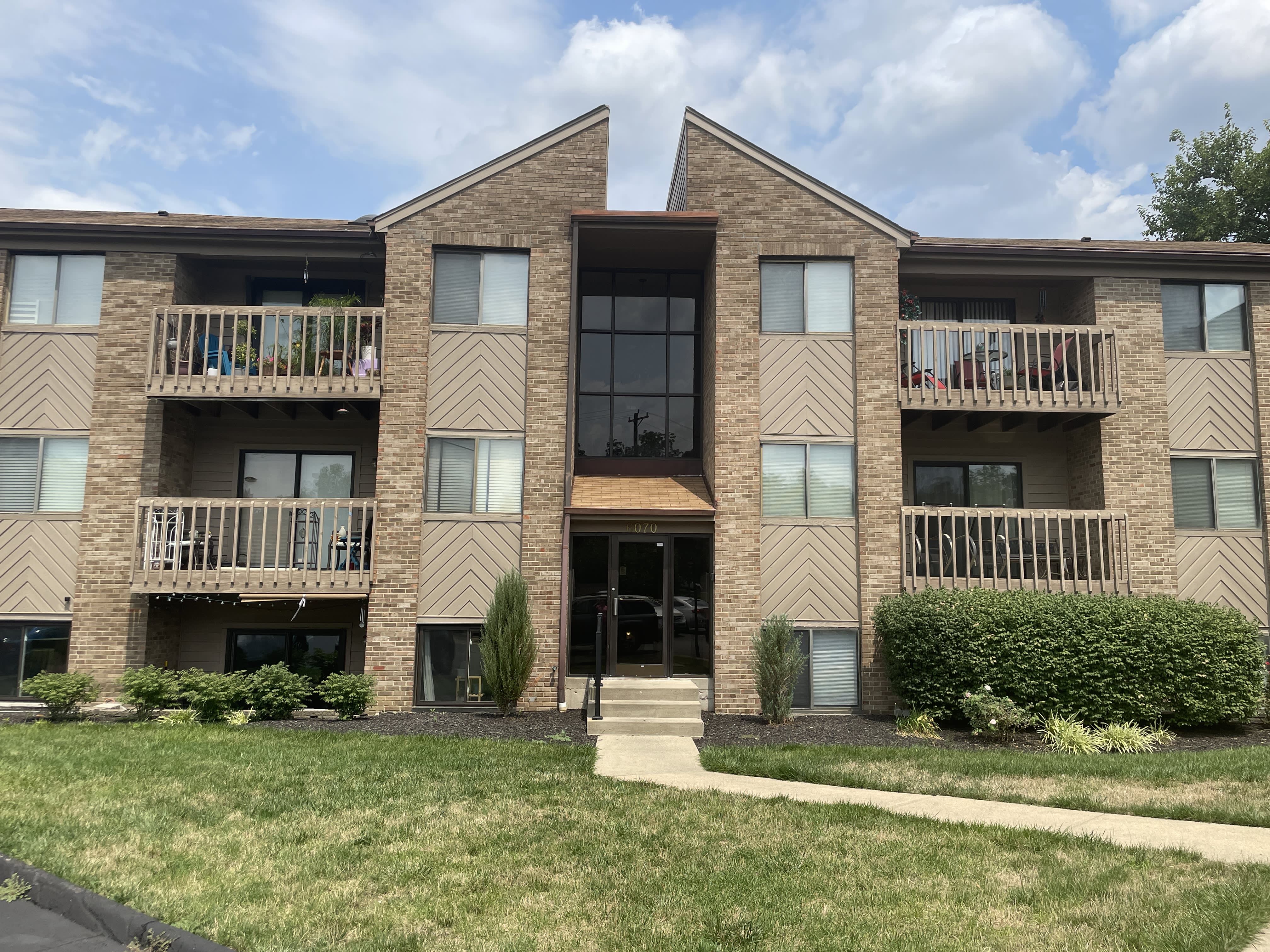 6070 Boymel Dr – photo 1