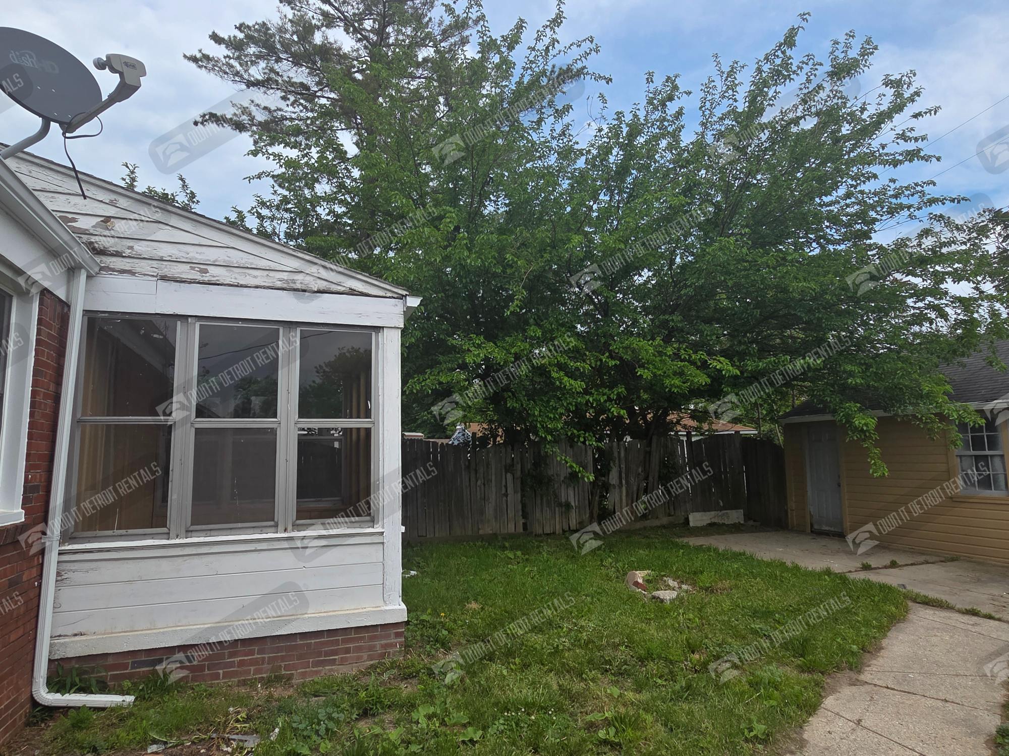 16600 Carlisle St – photo 3