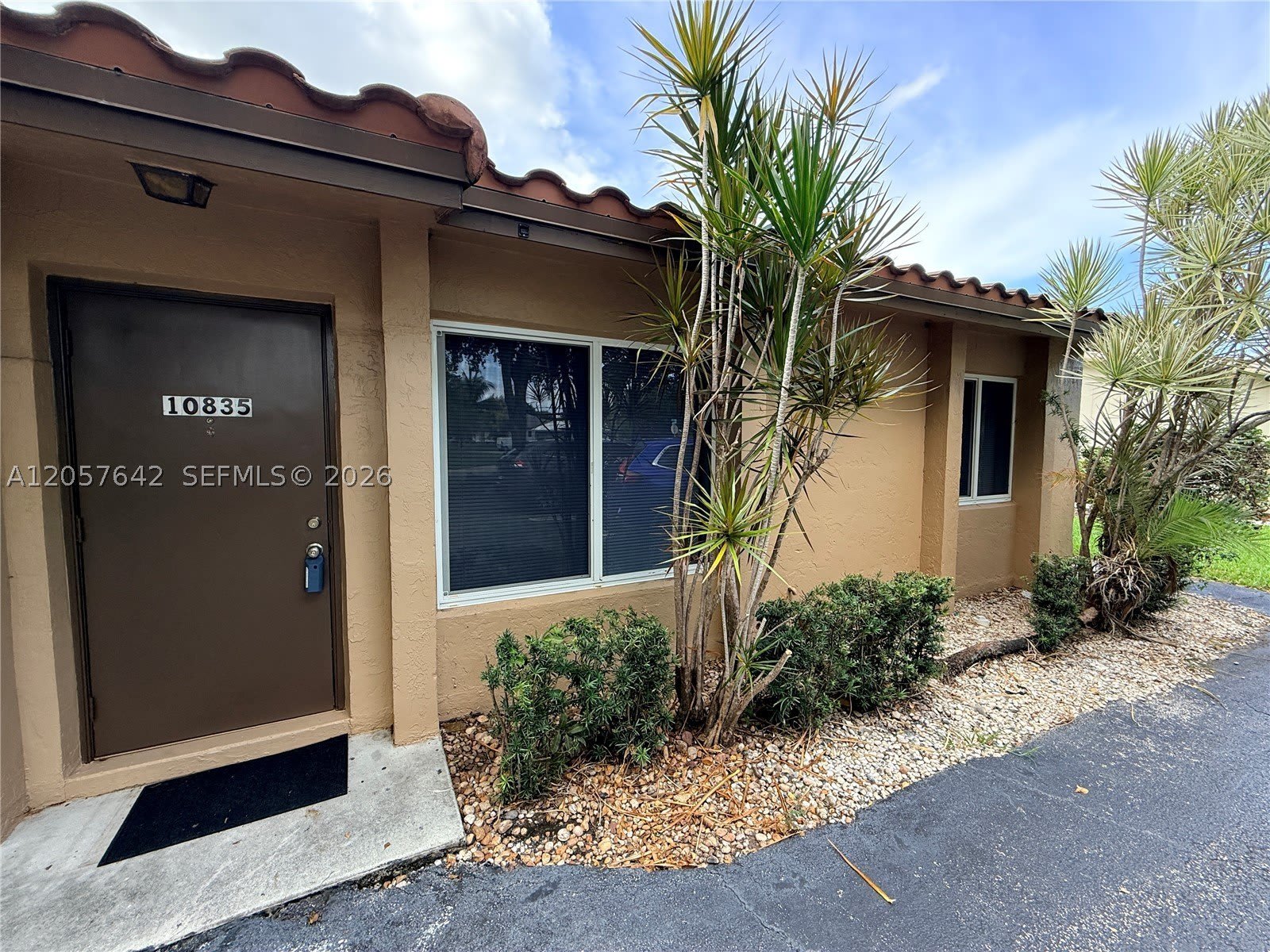 10835 NW 45th St – photo 4