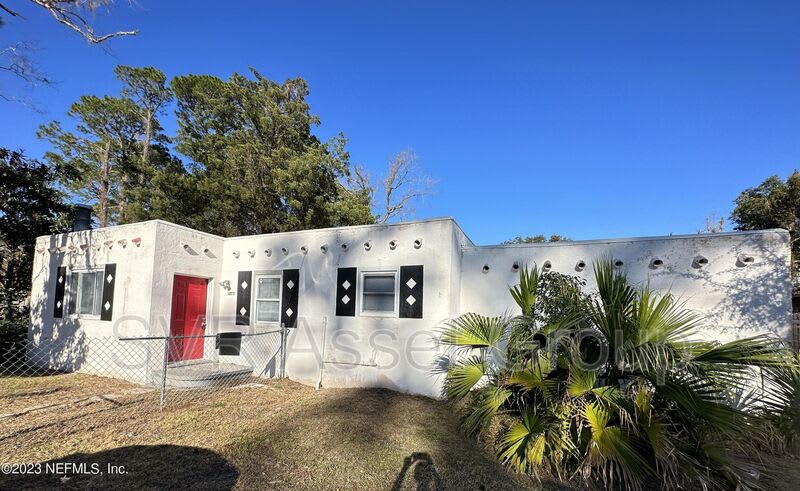 9073 11th Ave – photo 1
