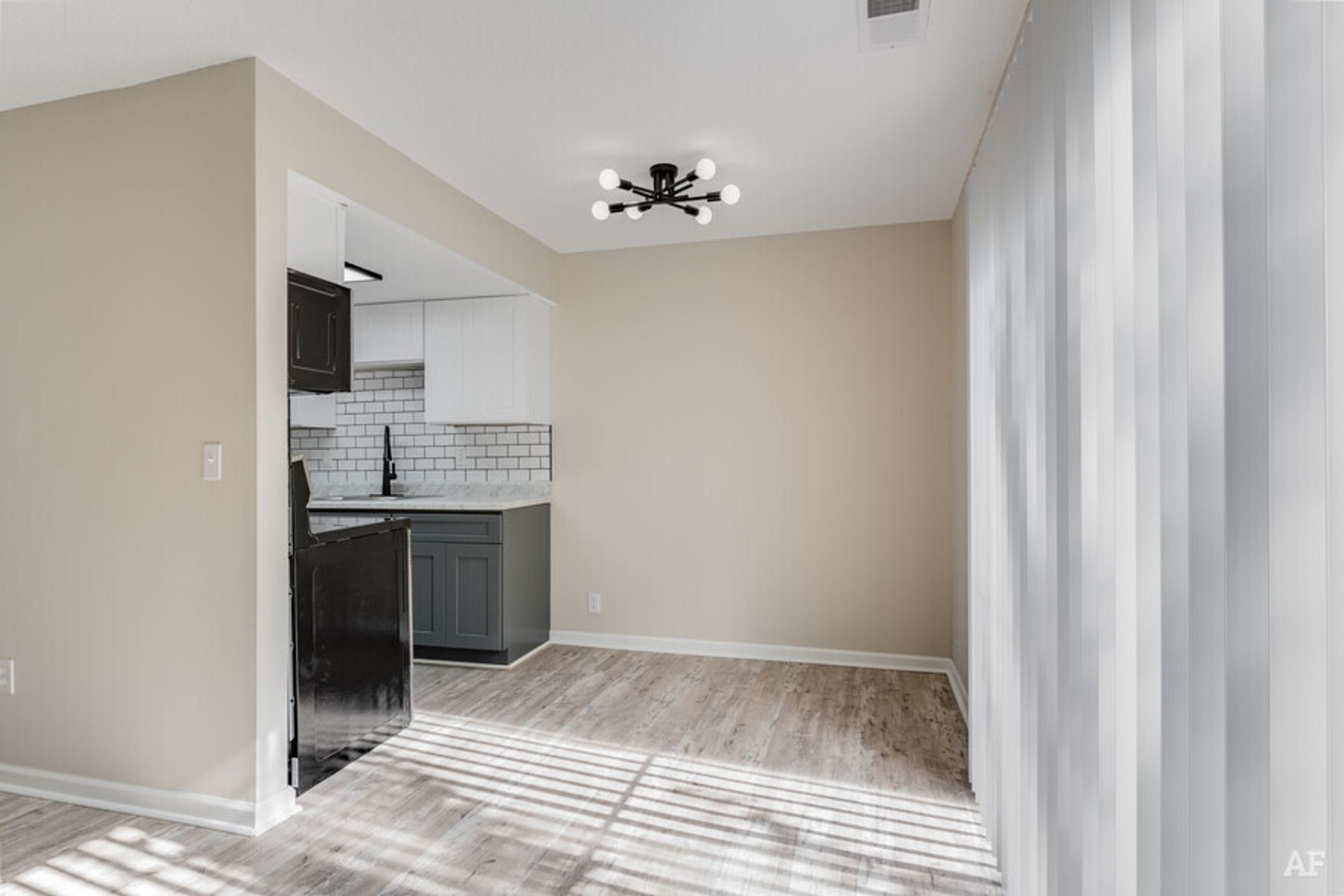 Emerald Square Villas – photo 4