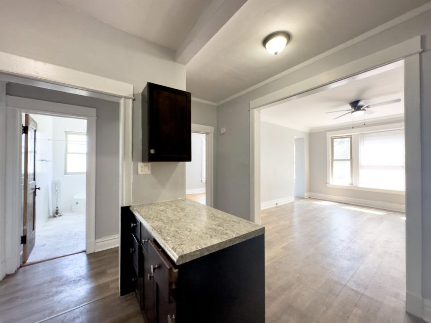 1222 Rosemont – photo 5