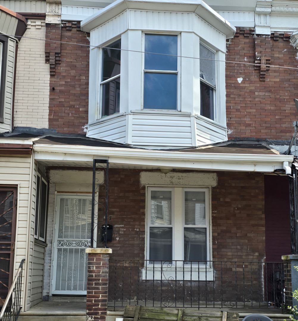 Newly rehabbed 3 bedroom – photo 1