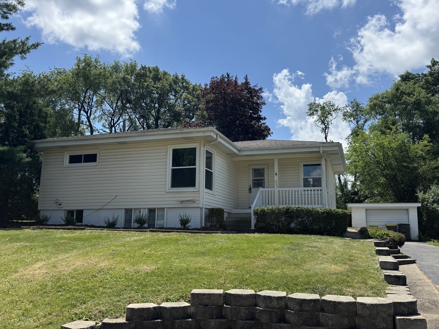 225 Panama Avenue – photo 1