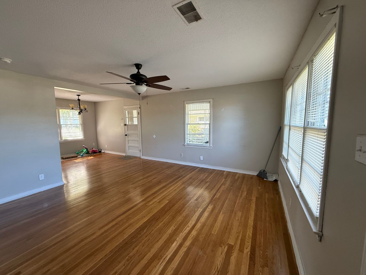 Now Available Charming 3 Bedroom 1 Bathroom Home In Muscle Shoals Al – photo 5