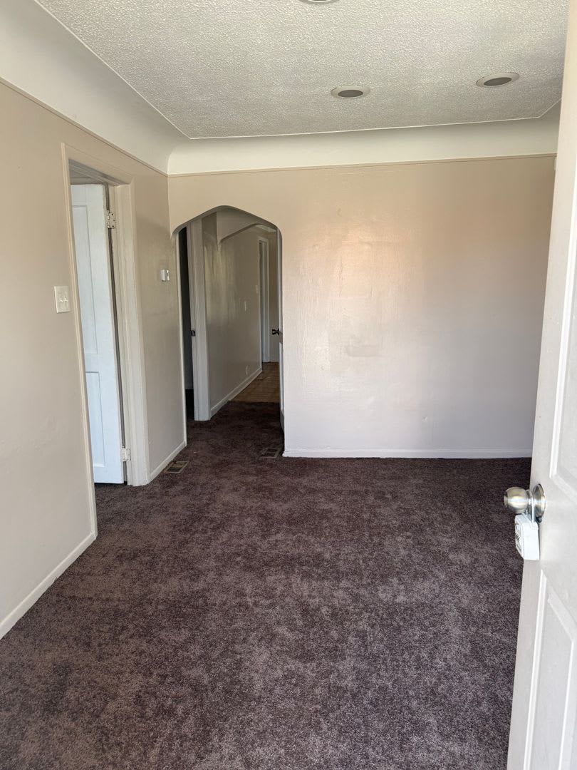 2 Bedroom SF Property with 2 car detached garage – photo 5