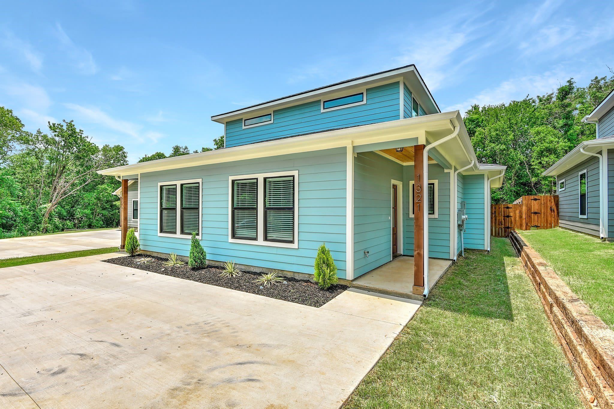 1323 S 5th Avenue – photo 4