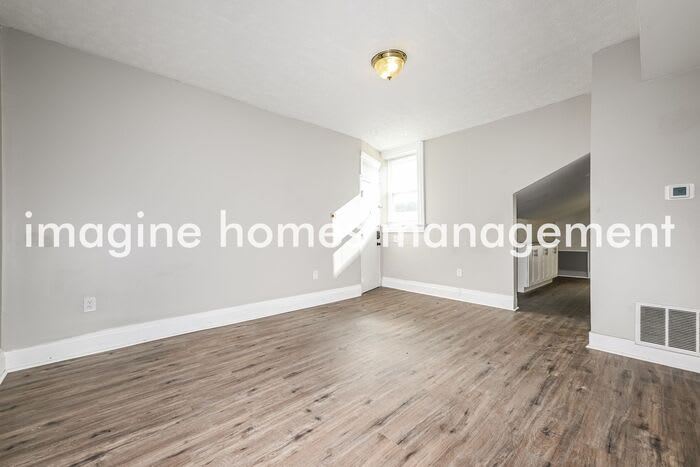 2106 Sarah Street – photo 5