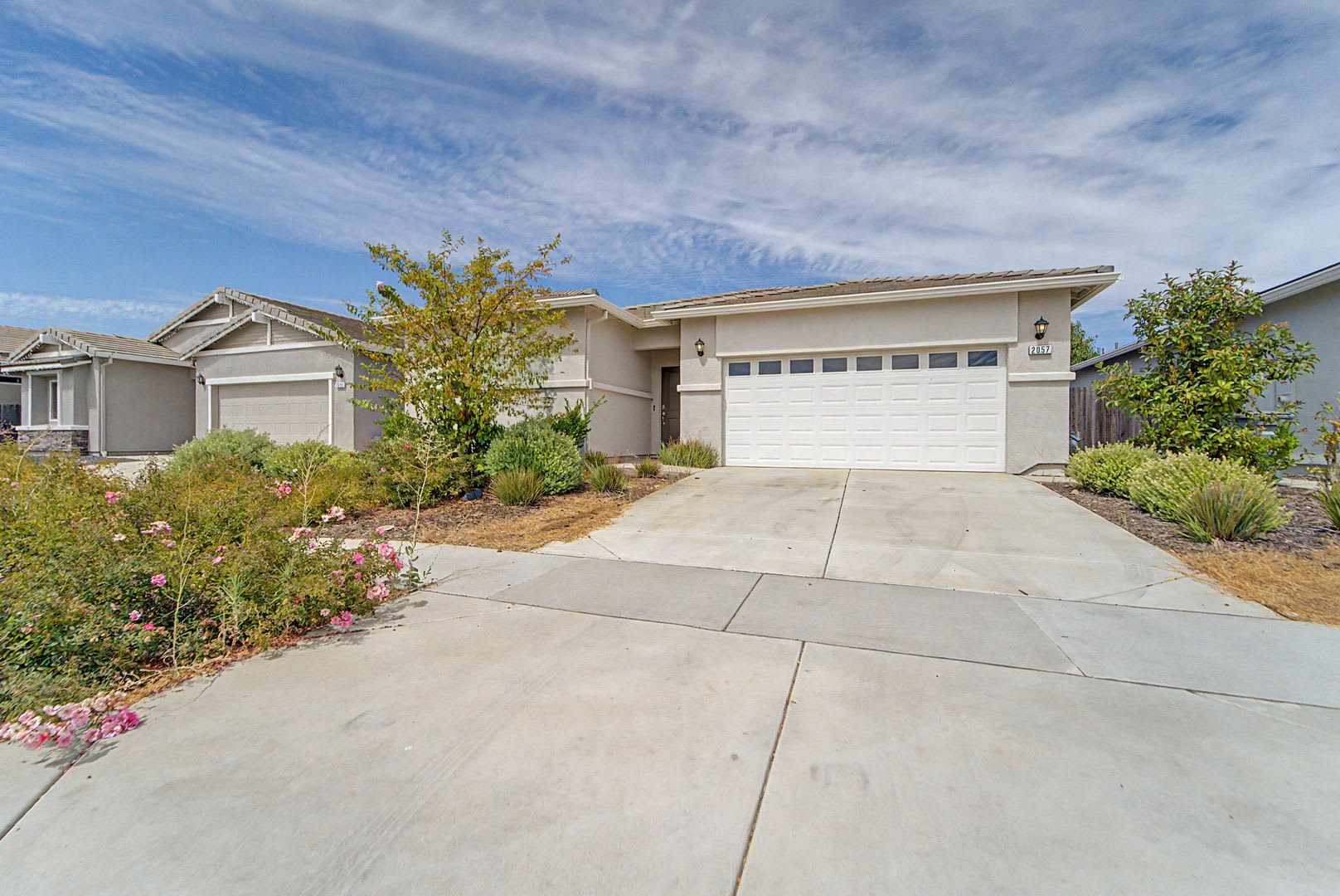 4 bedroom 2 bath – photo 1