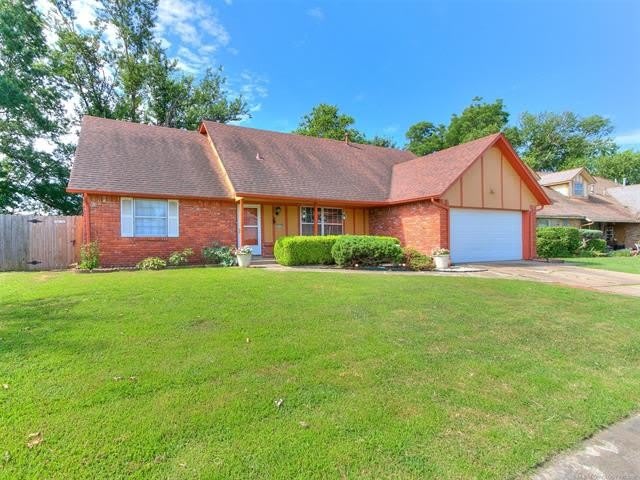 10132 E 27Th Street – photo 1