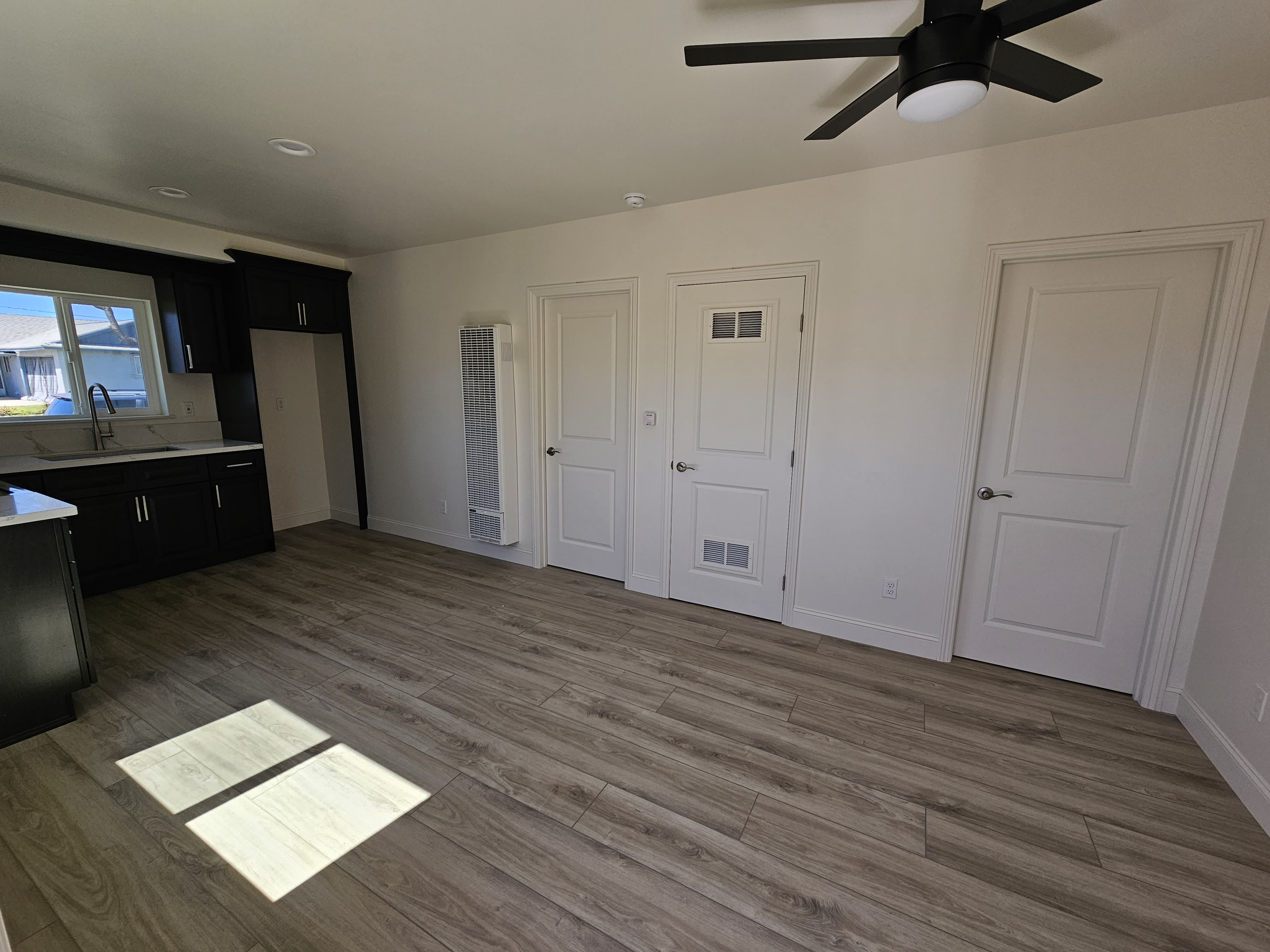 1654 N Russell Ave – photo 1