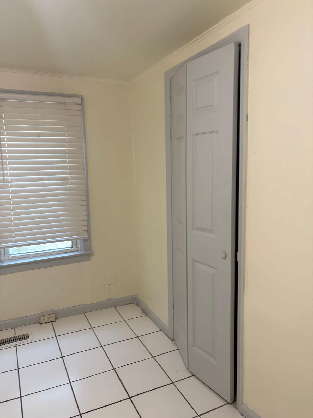 4249 Marion Avenue – photo 2