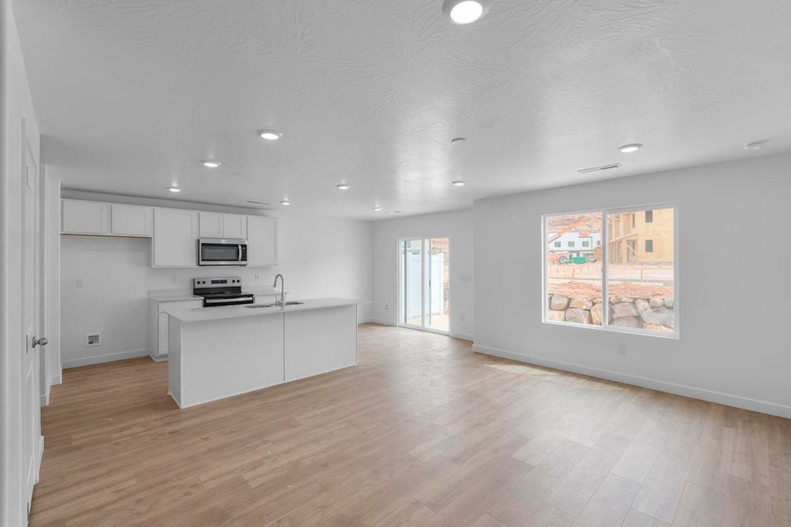 Be the First to Call This Stunning Home in the Highly Sought-After Long Valley Community Home! – photo 4